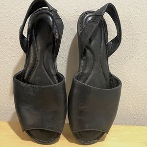 BORN Trang Women's Black Leather Slingback Sandals